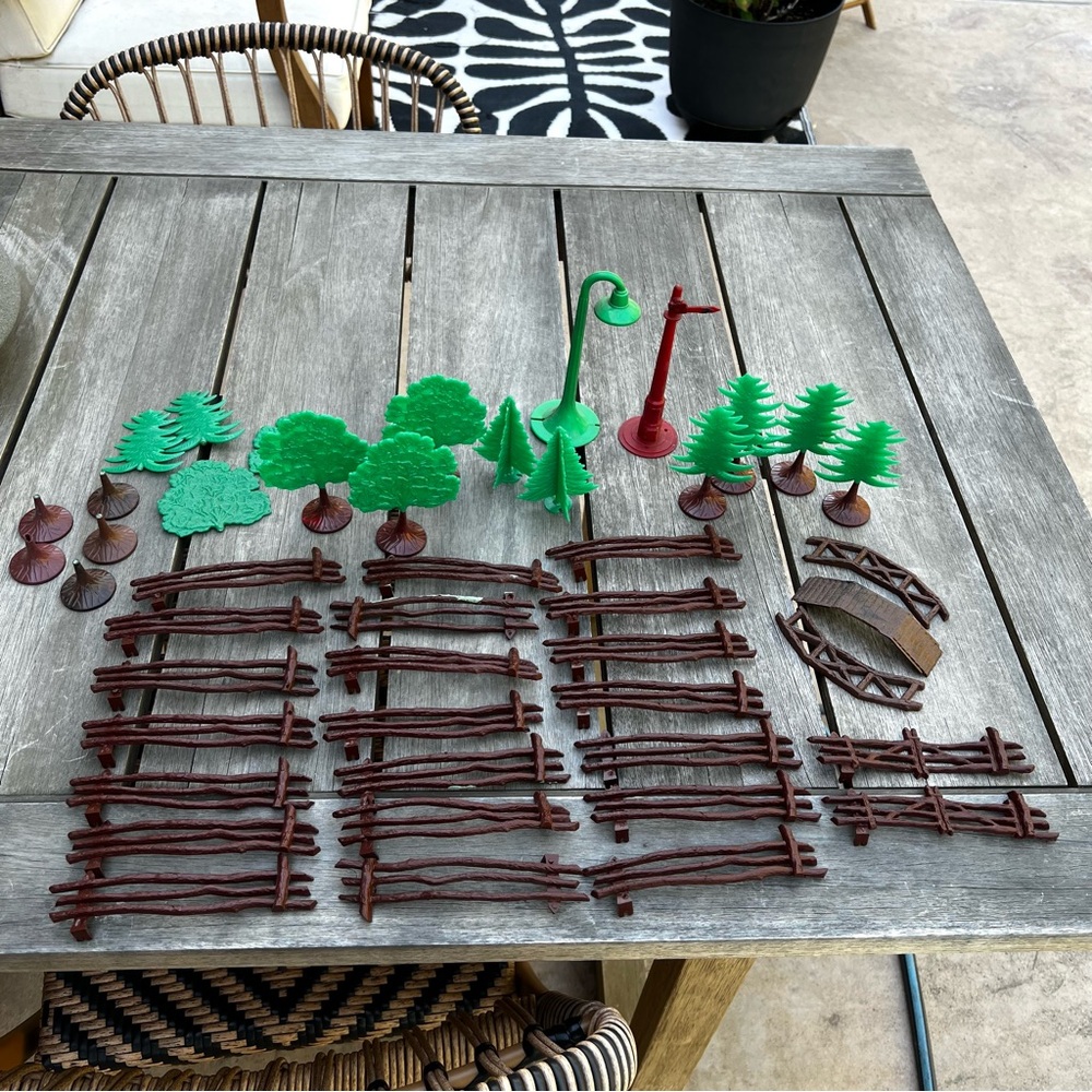 Lot of Vintage Plasticville Fences Trees and Light Posts Bridge *READ